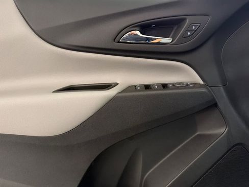 Used 2023 Chevrolet Equinox LS FWD image 12