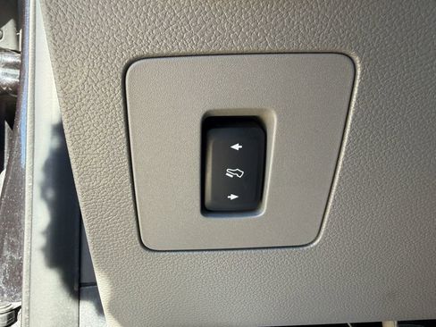 Used 2015 Ford F150 XLT w/ Equipment Group 301A Mid RWD image 23
