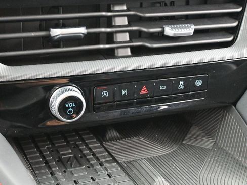 Used 2025 Ford Explorer ST-Line w/ Premium Package image 25