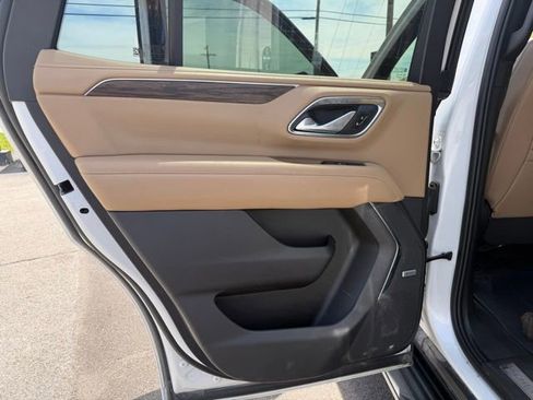 Used 2023 Chevrolet Tahoe Premier AWD/4WD image 35
