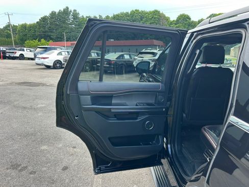 Used 2020 Ford Expedition Limited w/ Equipment Group 303A AWD/4WD image 20