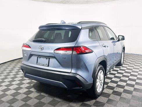 Used 2022 Toyota Corolla Cross LE FWD image 3
