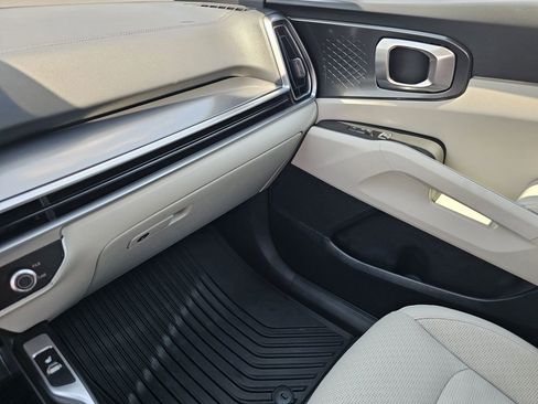 Used 2025 Kia Sorento S w/ Panoramic Sunroof Package image 28