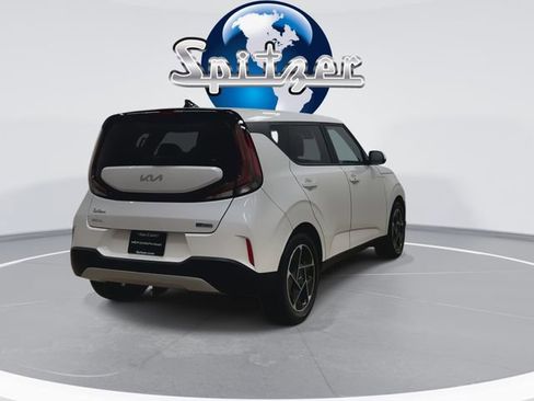 Certified 2023 Kia Soul EX image 9