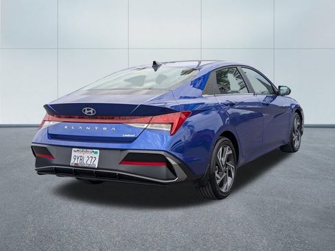 Certified 2026 Hyundai Elantra Limited FWD image 6