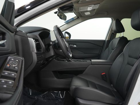 Used 2024 Nissan Rogue SL image 20