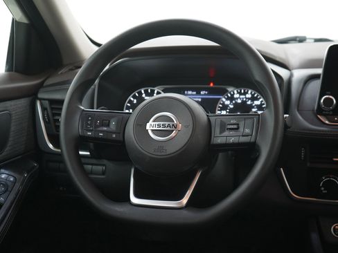 Used 2021 Nissan Rogue S AWD/4WD image 16