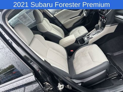 Used 2021 Subaru Forester Premium AWD/4WD image 24