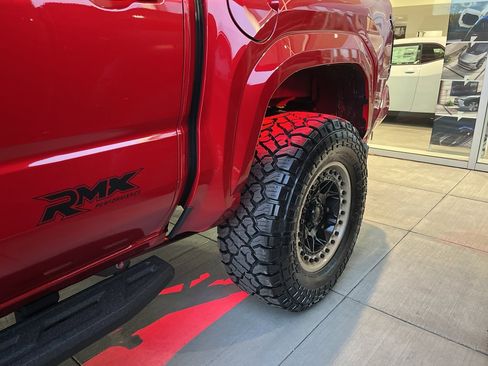 New 2025 Toyota Tacoma SR5 AWD/4WD image 36