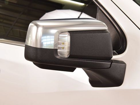 Used 2024 Chevrolet Silverado 1500 High Country AWD/4WD image 18