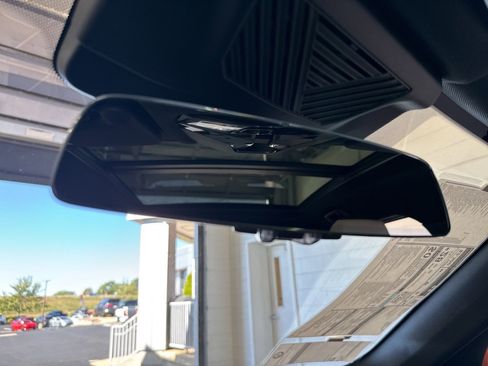 New 2025 BMW X1 xDrive28i w/ Technology Package image 34