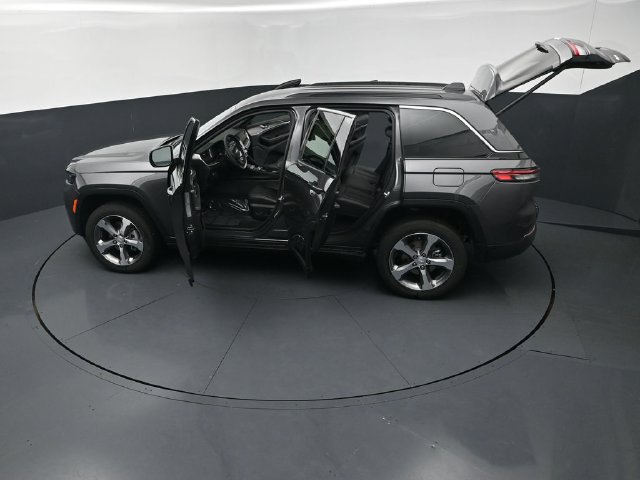 New 2026 Jeep Grand Cherokee Limited w/ Trailer Tow Package AWD/4WD image 27