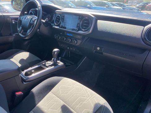 Used 2022 Toyota Tacoma TRD Sport w/ Technology Package AWD/4WD image 20