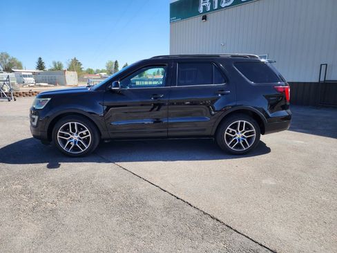 Used 2016 Ford Explorer Sport w/ Equipment Group 401A AWD/4WD image 2