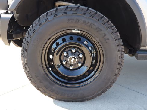 Used 2022 Ford Bronco Black Diamond AWD/4WD image 27