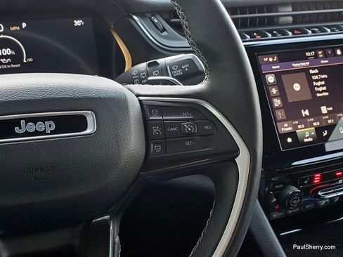 Used 2022 Jeep Grand Cherokee Altitude image 28