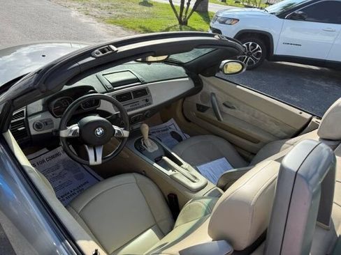 Used 2004 BMW Z4 2.5i RWD image 15
