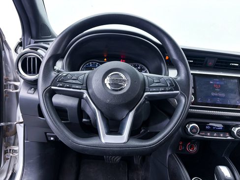 Used 2018 Nissan Kicks SV FWD image 20