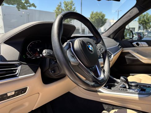 Used 2022 BMW X7 xDrive40i w/ Premium Package AWD/4WD image 17