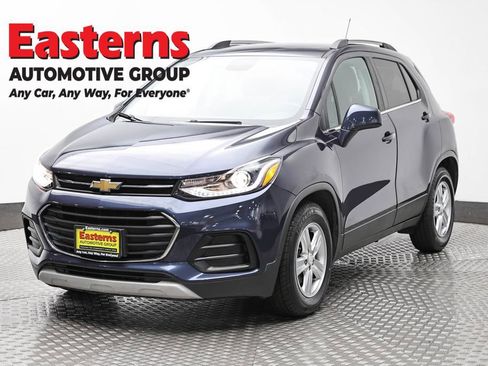 Used 2019 Chevrolet Trax LT FWD image 1