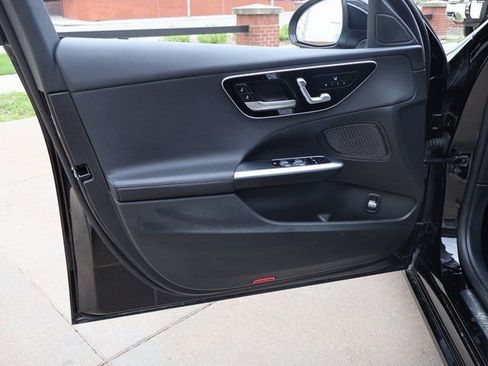 Used 2025 Mercedes-Benz C 300 4MATIC Sedan image 39