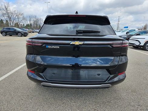 Used 2025 Chevrolet Equinox EV LT image 6