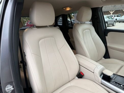 Used 2021 Mercedes-Benz GLA 250 4MATIC image 19