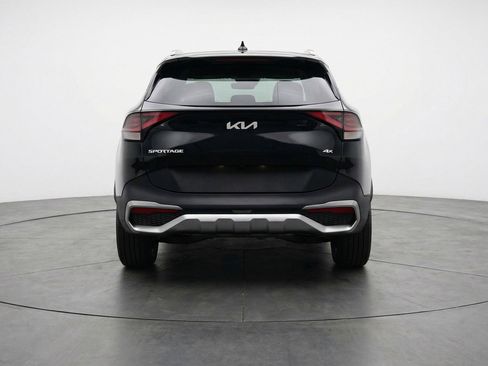Used 2025 Kia Sportage LX image 7