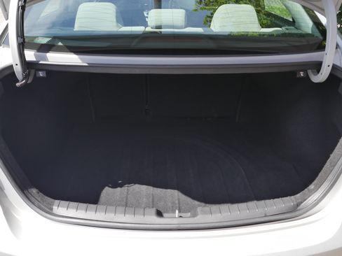Used 2018 Hyundai Elantra SEL FWD image 19