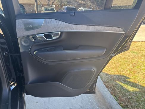 Certified 2023 Volvo XC60 B5 Plus w/ Protection Package Premier image 16