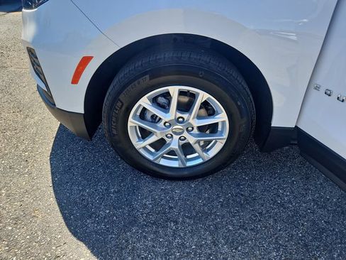 Used 2023 Chevrolet Equinox LS w/ LS Convenience Package FWD image 27