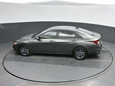 Used 2024 Hyundai Elantra SEL image 35