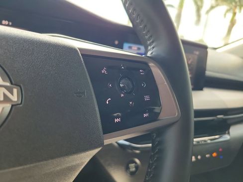 Used 2025 Nissan Murano SV FWD image 24