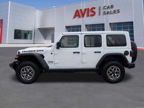 Used 2025 Jeep Wrangler Unlimited Rubicon w/ Convenience Group AWD/4WD image 10