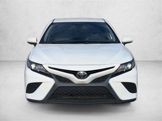 Used 2020 Toyota Camry SE video 2