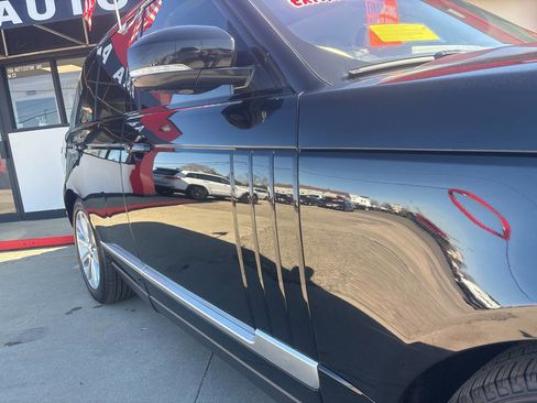 Used 2017 Land Rover Range Rover HSE image 19