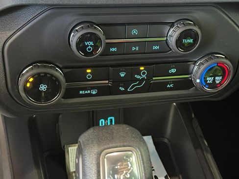 New 2025 Ford Bronco 2-Door image 13