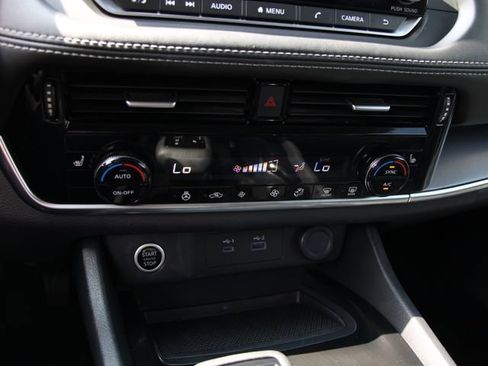 Certified 2023 Nissan Rogue SV w/ SV Premium Package AWD/4WD image 24