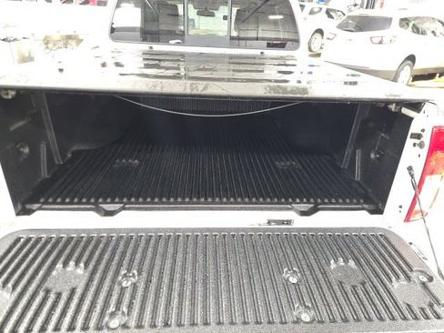 Used 2018 Nissan Frontier SV AWD/4WD image 11
