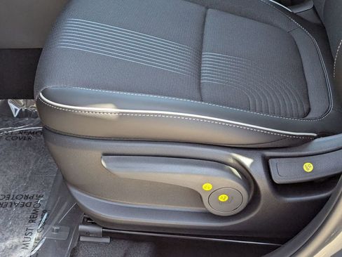 New 2025 Hyundai Venue Limited image 16