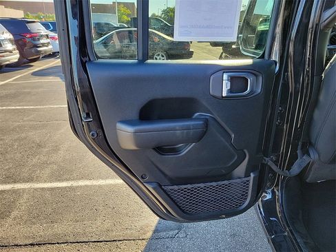 Used 2021 Jeep Wrangler Unlimited Sport image 13