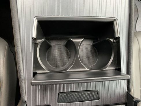 Used 2025 Toyota Sienna XLE image 24