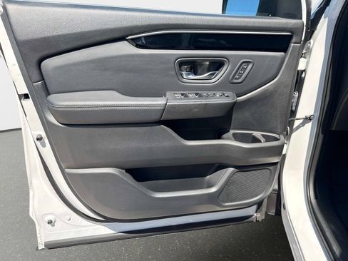 Used 2023 Honda Pilot Touring image 18