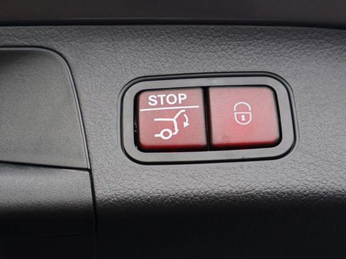 Certified 2025 Mercedes-Benz GLA 250 4MATIC image 18