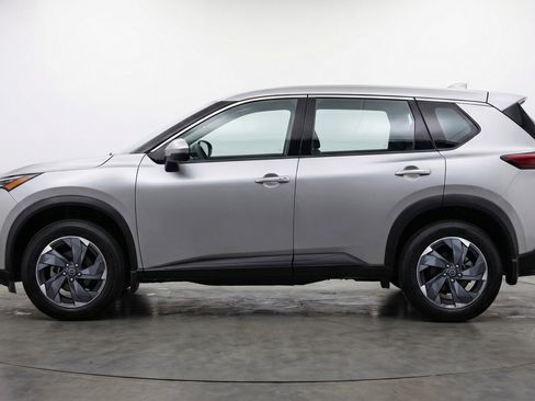 Used 2025 Nissan Rogue SV FWD image 5
