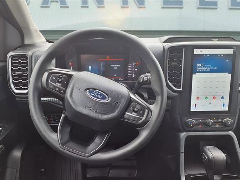 Used 2025 Ford Ranger XL image 17
