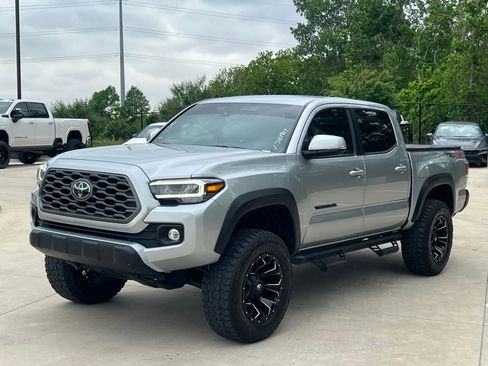 Used 2022 Toyota Tacoma TRD Off-Road image 5