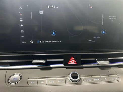 Used 2025 Hyundai Elantra SEL image 27