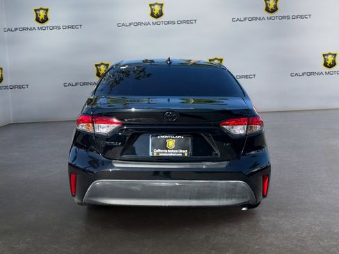 Used 2025 Toyota Corolla LE w/ LE Premium Package FWD image 4