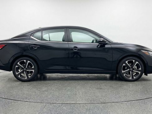 Used 2025 Nissan Sentra SV FWD image 11